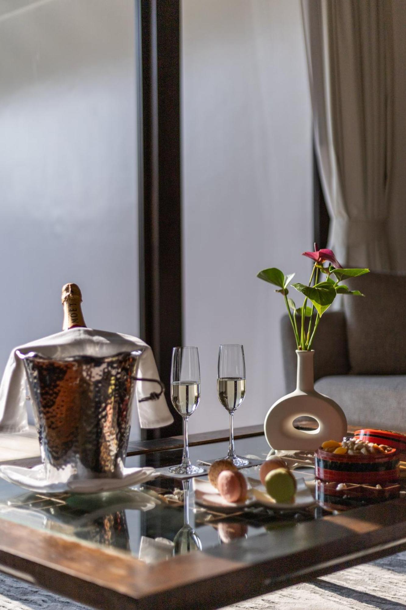 Noku Maldives, Vignette Collection By Ihg, 50 Percent Off Shared Roundtrip Seaplane Transport When You Stay 4 Nights Or More Stay Period Until 23 Dec 2025 (Adults Only) Kudafunafaru Ngoại thất bức ảnh